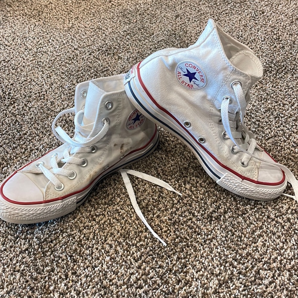 Men or women’s converse high tops